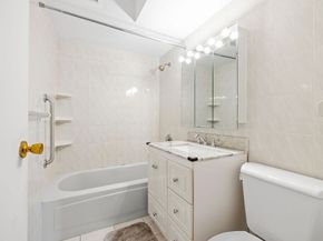 566 Commonwealth 801, Boston MA 02215