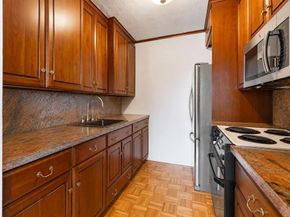 566 Commonwealth 801, Boston MA 02215