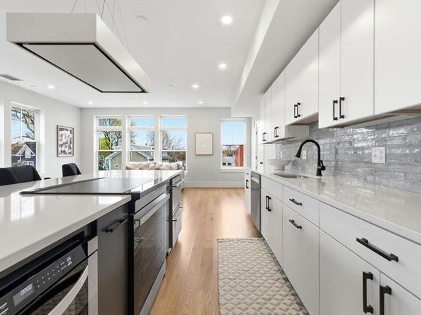 421 High St 309, Medford MA 02155