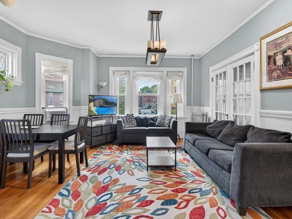 17 Park Vale 4, Brookline MA 02446