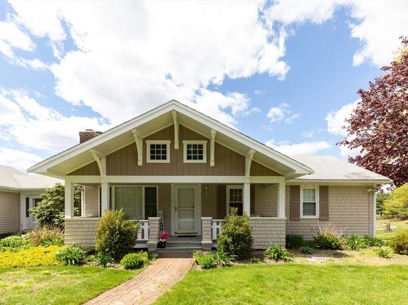 27 Reservoir Ave, Lakeville MA 02347