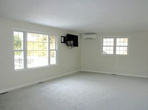 27 Reservoir Ave, Lakeville MA 02347
