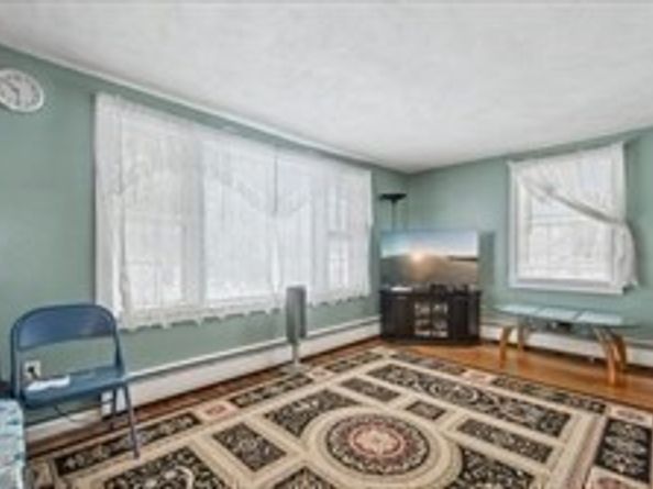 6 Arthur  Woods Ave, Burlington MA 01803