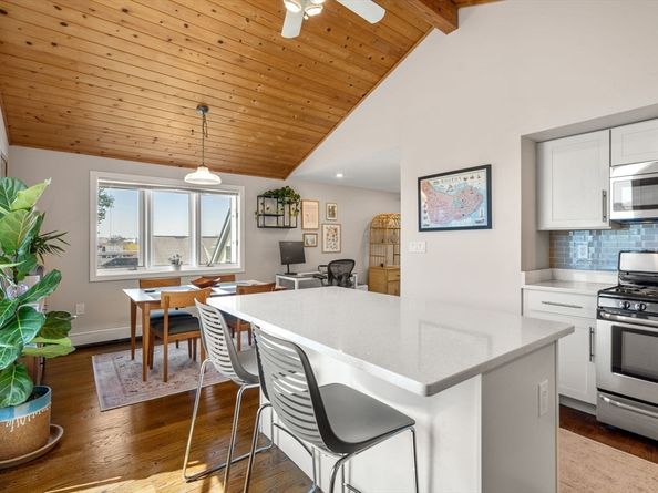 32 Farragut Ave 3, Somerville MA 02144