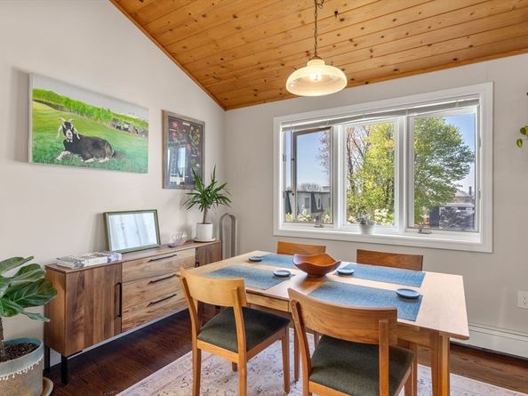 32 Farragut Ave 3, Somerville MA 02144