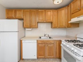 39 Farrwood Ave 1, North Andover MA 01845