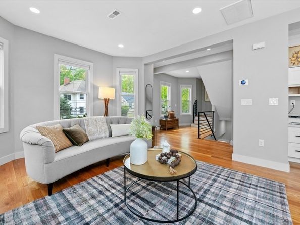 61 Paul Revere Rd 2, Arlington MA 02476