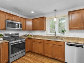9 Willow Pl, Norfolk MA 02056