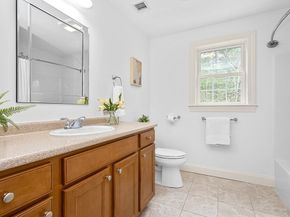9 Willow Pl, Norfolk MA 02056