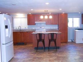 9 Harding St, Leicester MA 01611