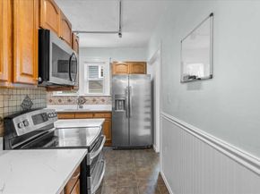 14 Saint Elmo Rd, Worcester MA 01602