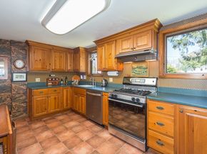 4 Gibbs St, Natick MA 01760