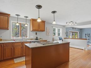 26 Woodside Circle, Sturbridge MA 01566