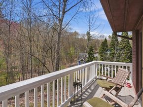 26 Woodside Circle, Sturbridge MA 01566