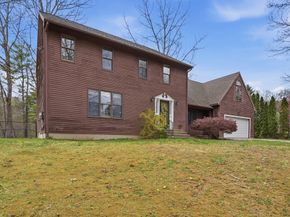 26 Woodside Circle, Sturbridge MA 01566