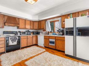 178 Glasheen Road, Petersham MA 01331