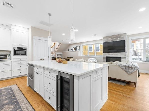 7 Whitman St A, Somerville MA 02144