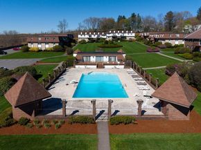 12 Williamsburg Ct 1, Shrewsbury MA 01545