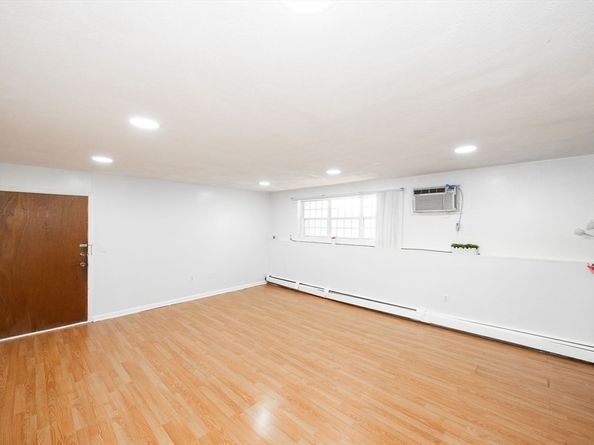 12 Williamsburg Ct 1, Shrewsbury MA 01545