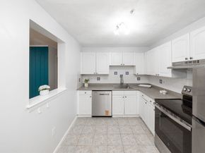 12 Williamsburg Ct 1, Shrewsbury MA 01545