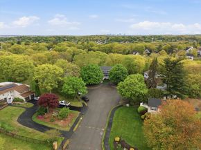 18 Oakridge Dr, Saugus MA 01906