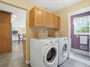 18 Oakridge Dr, Saugus MA 01906