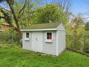 18 Oakridge Dr, Saugus MA 01906