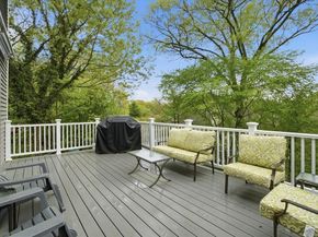 18 Oakridge Dr, Saugus MA 01906