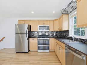 26 Oakwood St 26, Boston MA 02136