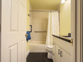1 Boatswains Way 1, Chelsea MA 02150