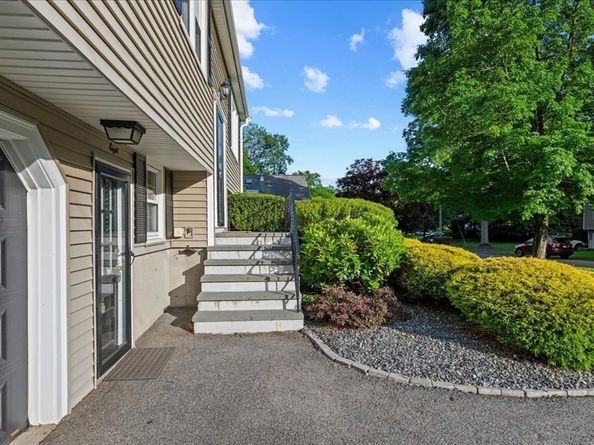 8 Ted Lane, Southborough MA 01772