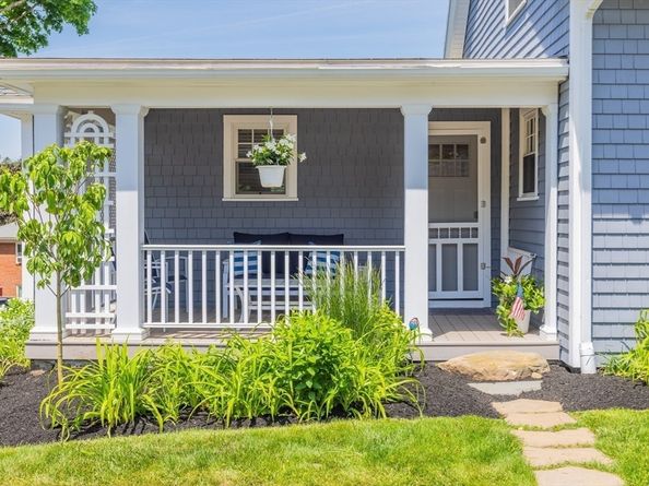 55 Gregory St, Marblehead MA 01945
