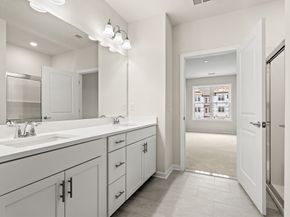 5 Peters Farm Way 7305, Westborough MA 01581