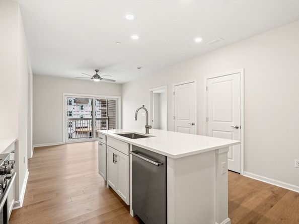 5 Peters Farm Way 7305, Westborough MA 01581