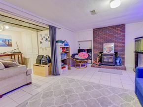 11 Topliff St, Billerica MA 01821