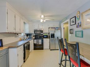 11 Topliff St, Billerica MA 01821
