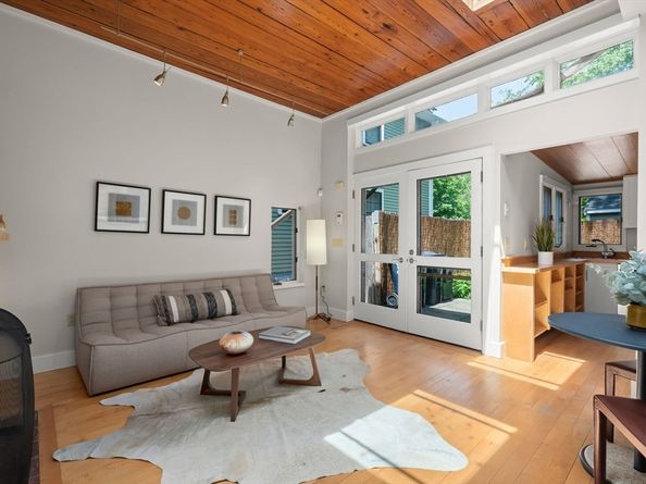84 Kinnaird Street, Cambridge MA 02139