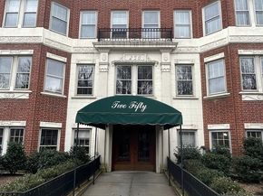 250 Commonwealth Ave 22, Boston MA 02116