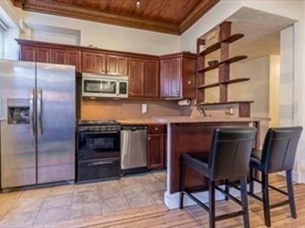 250 Commonwealth Ave 22, Boston MA 02116