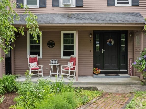 3 Pudding Street, Uxbridge MA 01569