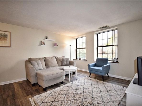 325 Plantation St 213, Worcester MA 01604