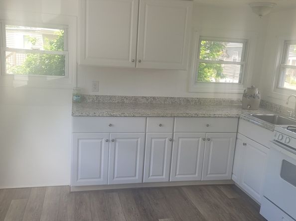 261 Newbury 114c, Peabody MA 01960