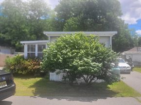 261 Newbury 114c, Peabody MA 01960