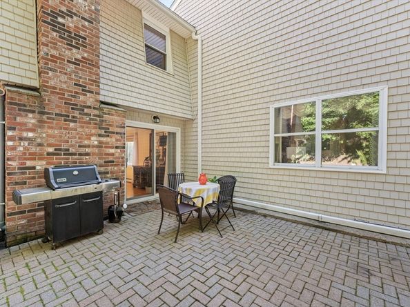 2239 Commonwealth Ave 2239, Newton MA 02466