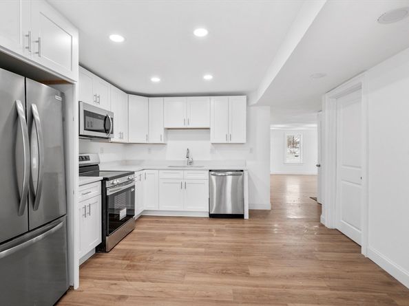 18 Main St, Ashburnham MA 01430