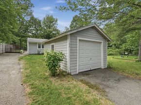 62 Putnam Road, Holden MA 01520
