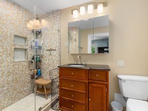 56 Mendon St, Blackstone MA 01504