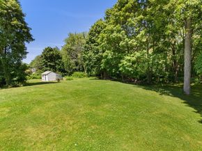 56 Mendon St, Blackstone MA 01504