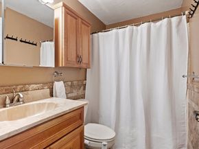 1205 Grafton St 26, Worcester MA 01604