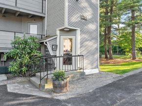 1205 Grafton St 26, Worcester MA 01604
